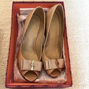 Brand new Tory wedge shoes size 5.5